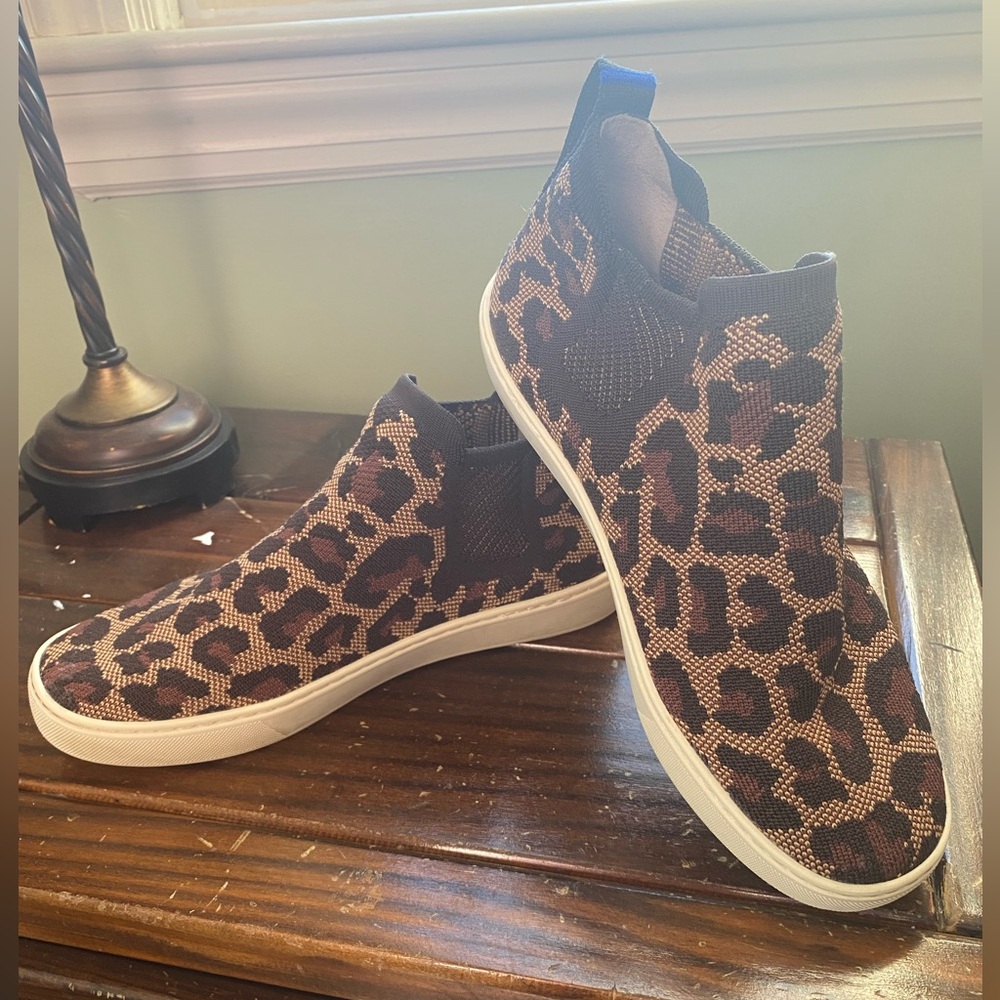 Rothy’s Leopard Pull-on Chelsea Boots